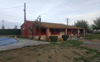 Vista exterior de Finca rústica en venda en Binéfar amb Aire condicionat, Terrassa i Traster