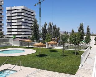 Piscina de Pis de lloguer en  Granada Capital amb Calefacció, Jardí privat i Terrassa