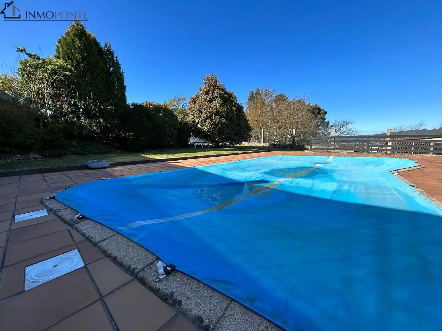 Piscina de Casa o xalet en venda en Pontevedra Capital  amb Calefacció, Jardí privat i Terrassa