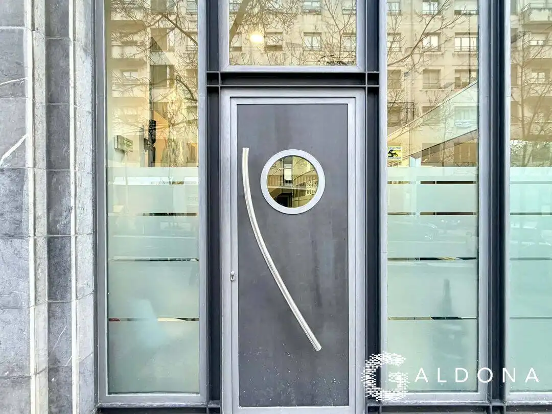 Business premises for sale in José Maria Sert Plaza, imagen 2