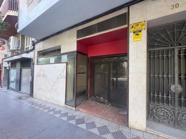 Local comercial en venda a Avenida Avenida Madrid 30
