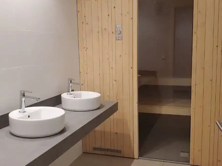 Badezimmer von Wohnung zur Miete in Dénia mit Klimaanlage und Schwimmbad