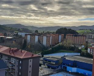 Vista exterior de Pis en venda en Avilés amb Calefacció, Terrassa i Traster