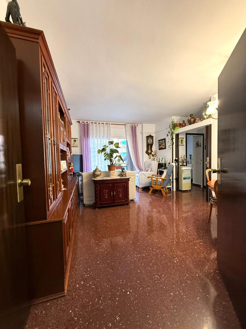 Sala d'estar de Pis en venda en  Barcelona Capital amb Moblat i Balcó