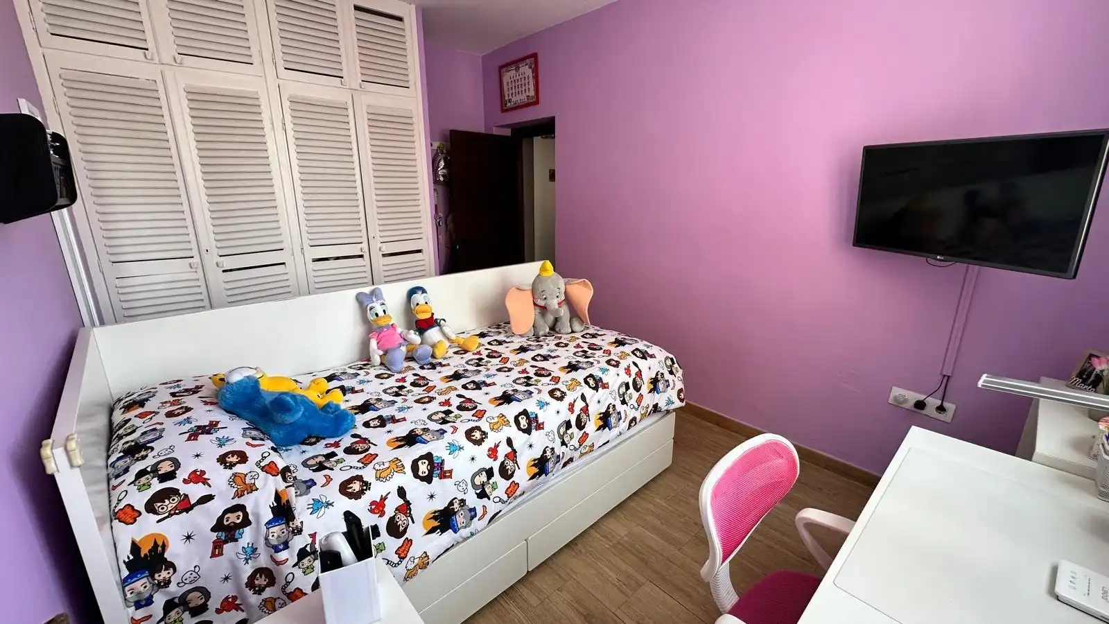 Dormitori de Casa adosada en venda en La Línea de la Concepción amb Piscina