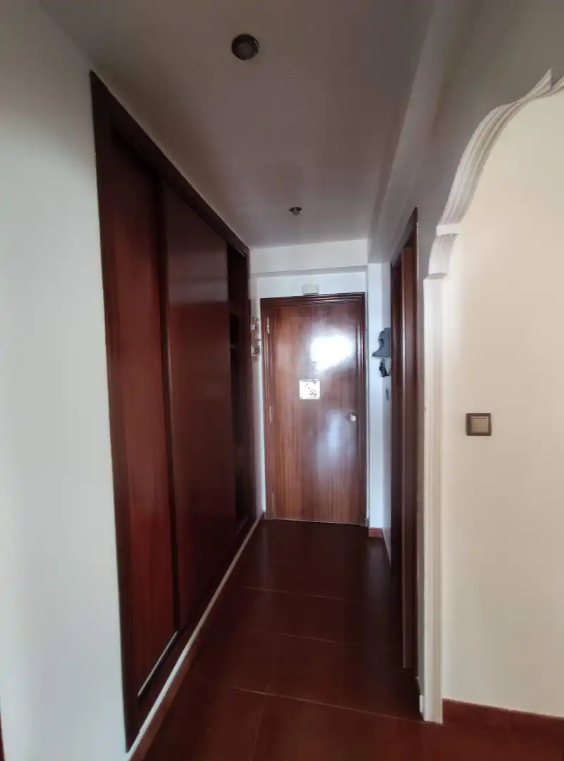 Wohnung zum Verkauf in Ferrol mit Heizung, Parkett und Möbliert