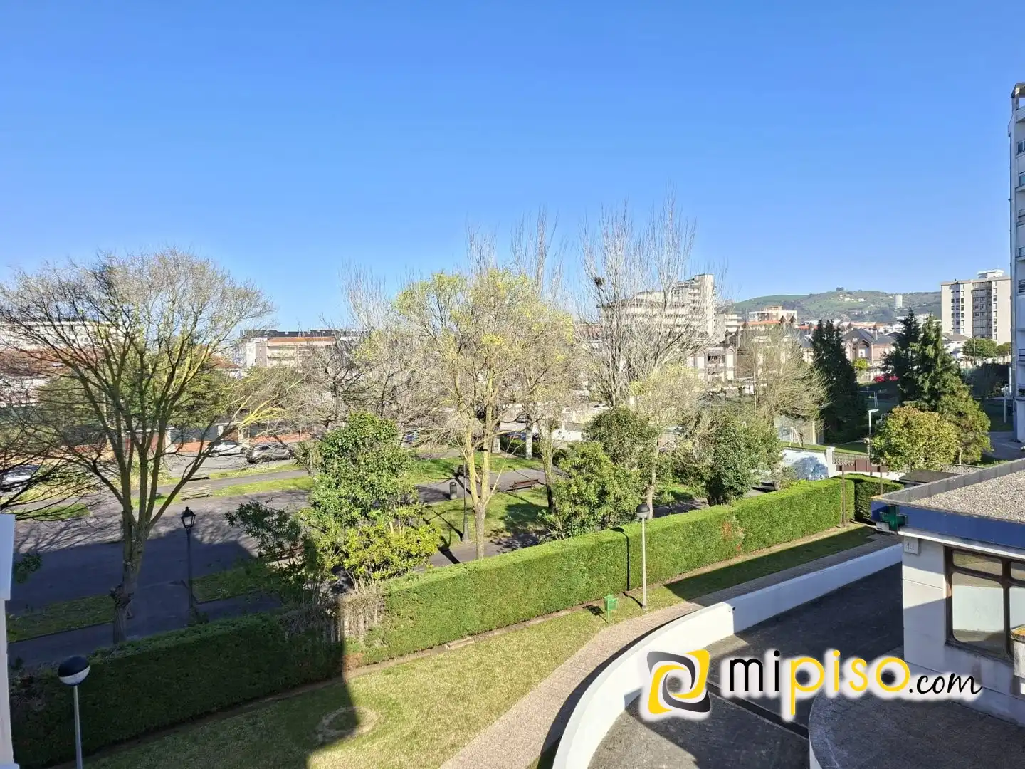 Exterior view of Flat for rent in Laredo  with Terrace and Furnished