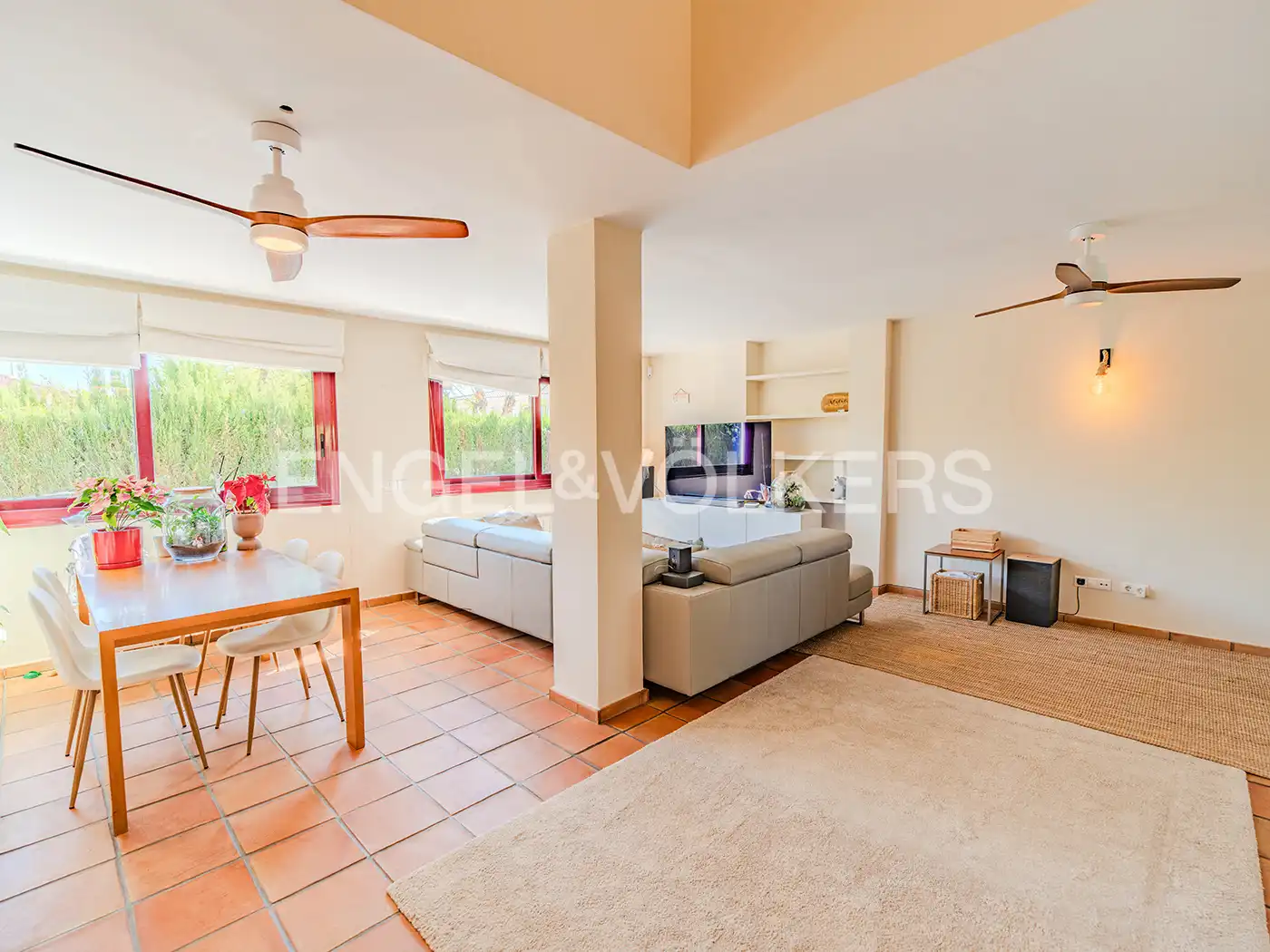 Vista exterior de Casa o xalet en venda en Mutxamel amb Aire condicionat, Calefacció i Jardí privat