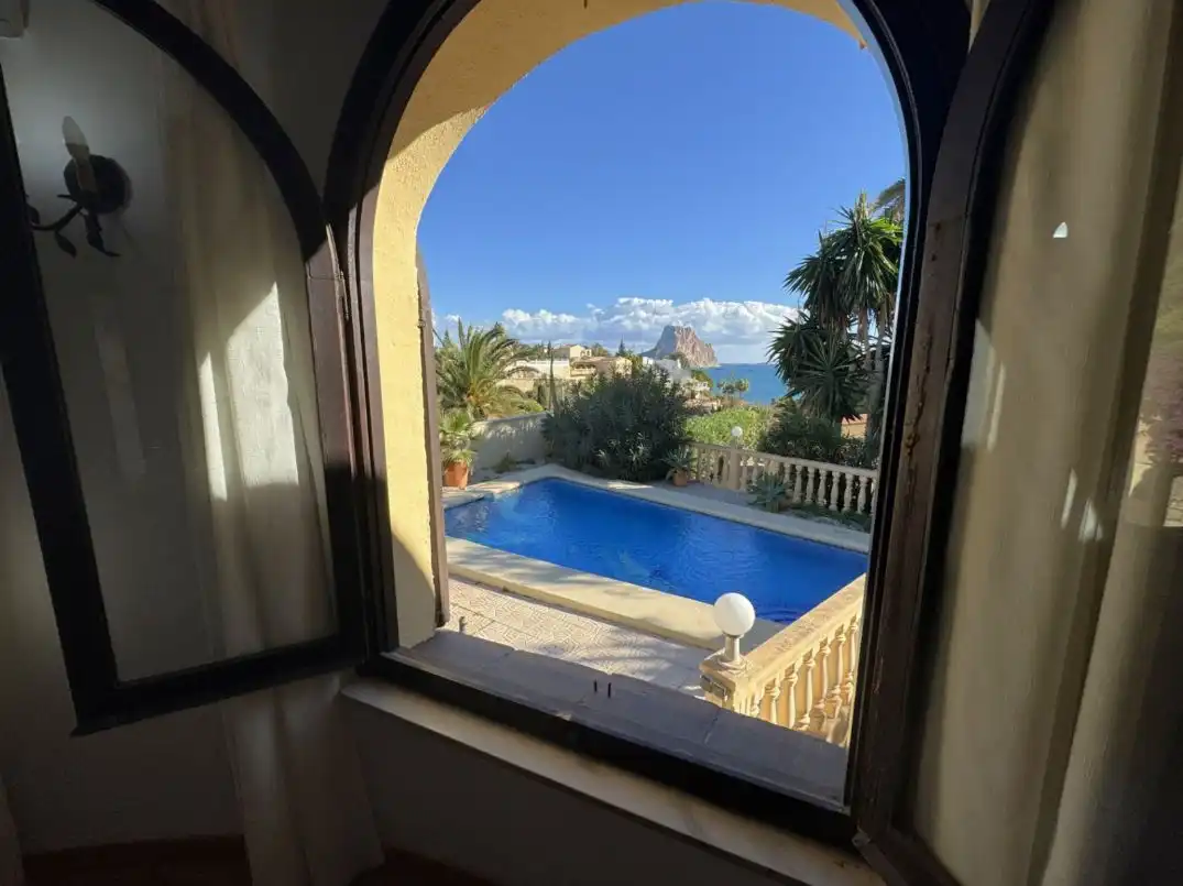 Schwimmbecken von Haus oder Chalet zum Verkauf in Calpe / Calp mit Klimaanlage, Heizung und Privatgarten