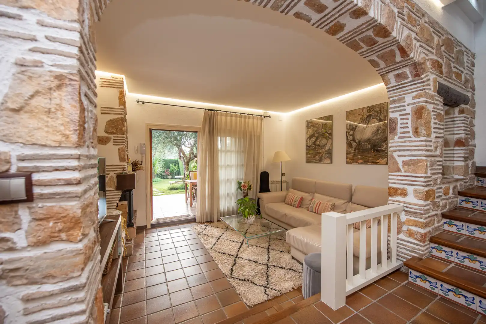 Sala de estar de Casa adosada de alquiler en Castell d'Aro, Platja d'Aro i s'Agaró con Calefacción, Jardín privado y Amueblado