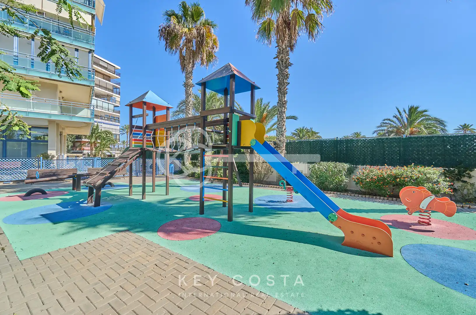 Vista exterior de Àtic de lloguer en Alicante / Alacant amb Aire condicionat, Piscina i Moblat