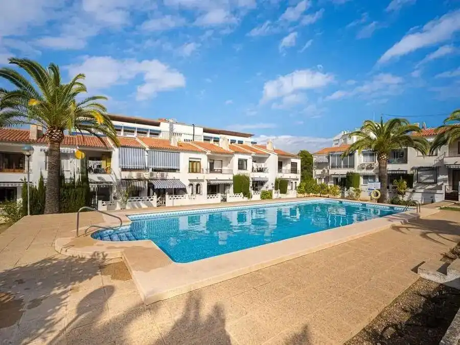 Flat with pool for sale in L'Albir