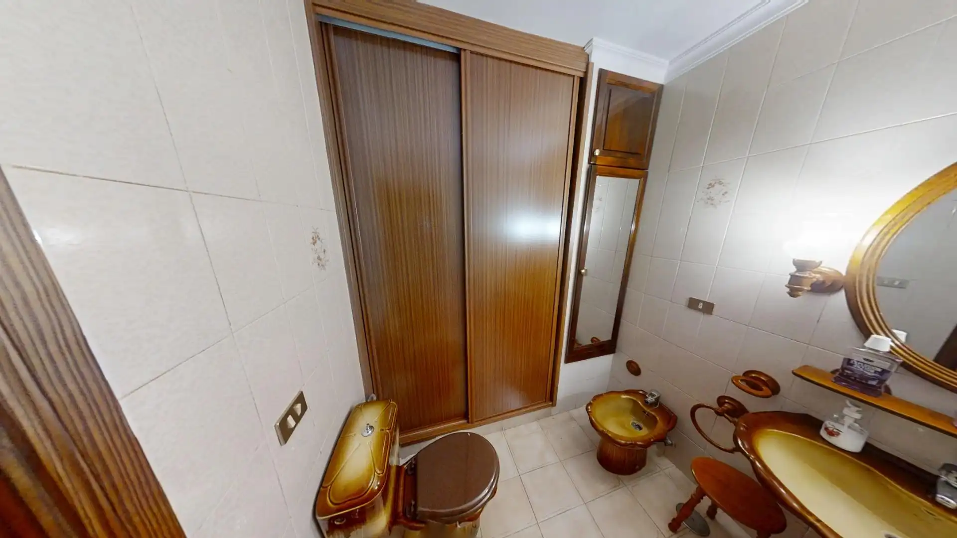 Bathroom of Houses for sale in Telde  with Air Conditioner, Heating and Storage room