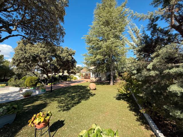 Casa-chalet en Venta en Calle Castillo de Butrón en Cerro Alarcón