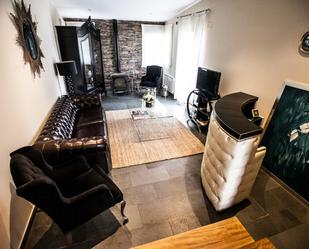 Sala d'estar de Casa o xalet en venda en Ponferrada amb Terrassa i Piscina