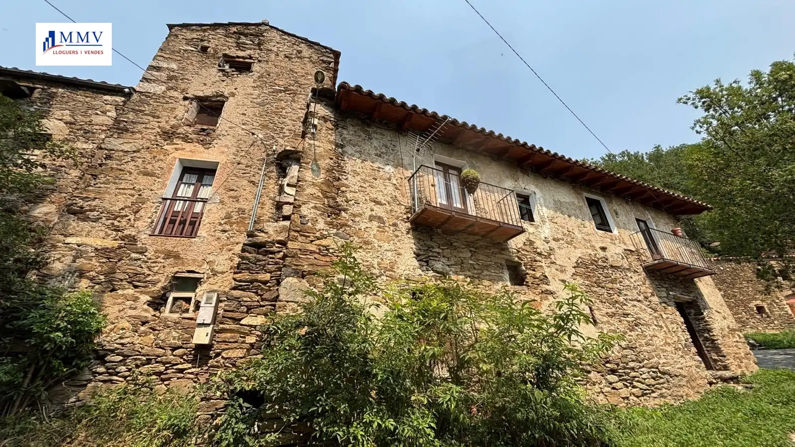 Vista exterior de Finca rústica en venda en Vilallonga de Ter amb Jardí privat i Moblat
