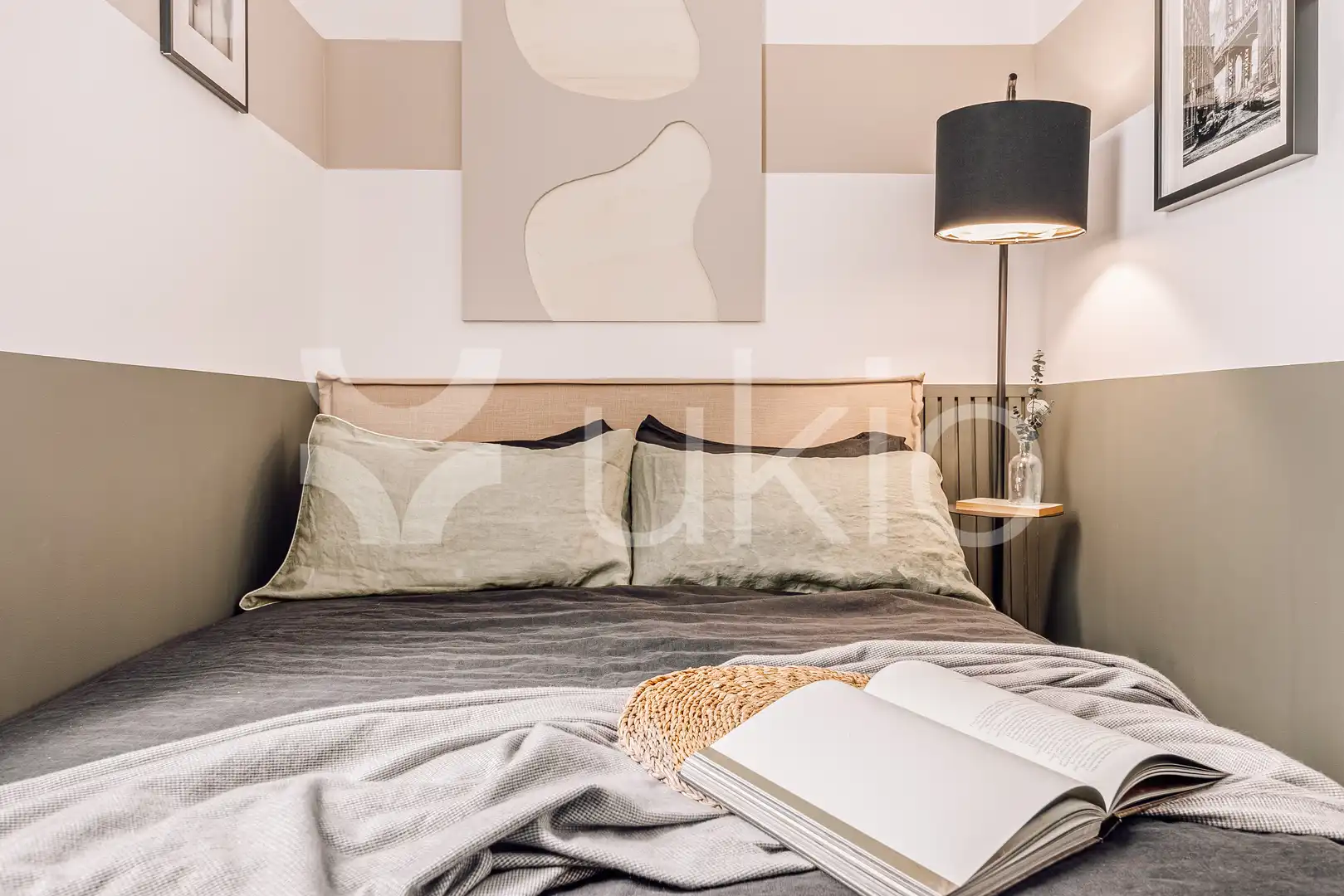 Dormitori de Apartament de lloguer en Madrid amb Aire condicionat, Calefacció i Moblat