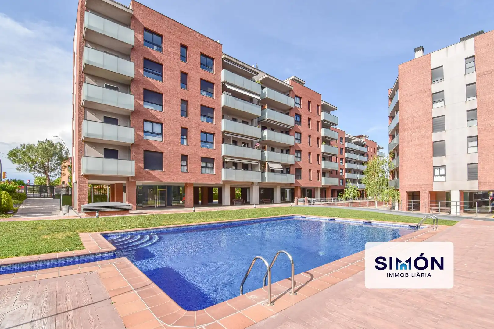 Swimming pool of Flat for sale in Manresa  with Heating, Balcony and Community pool
