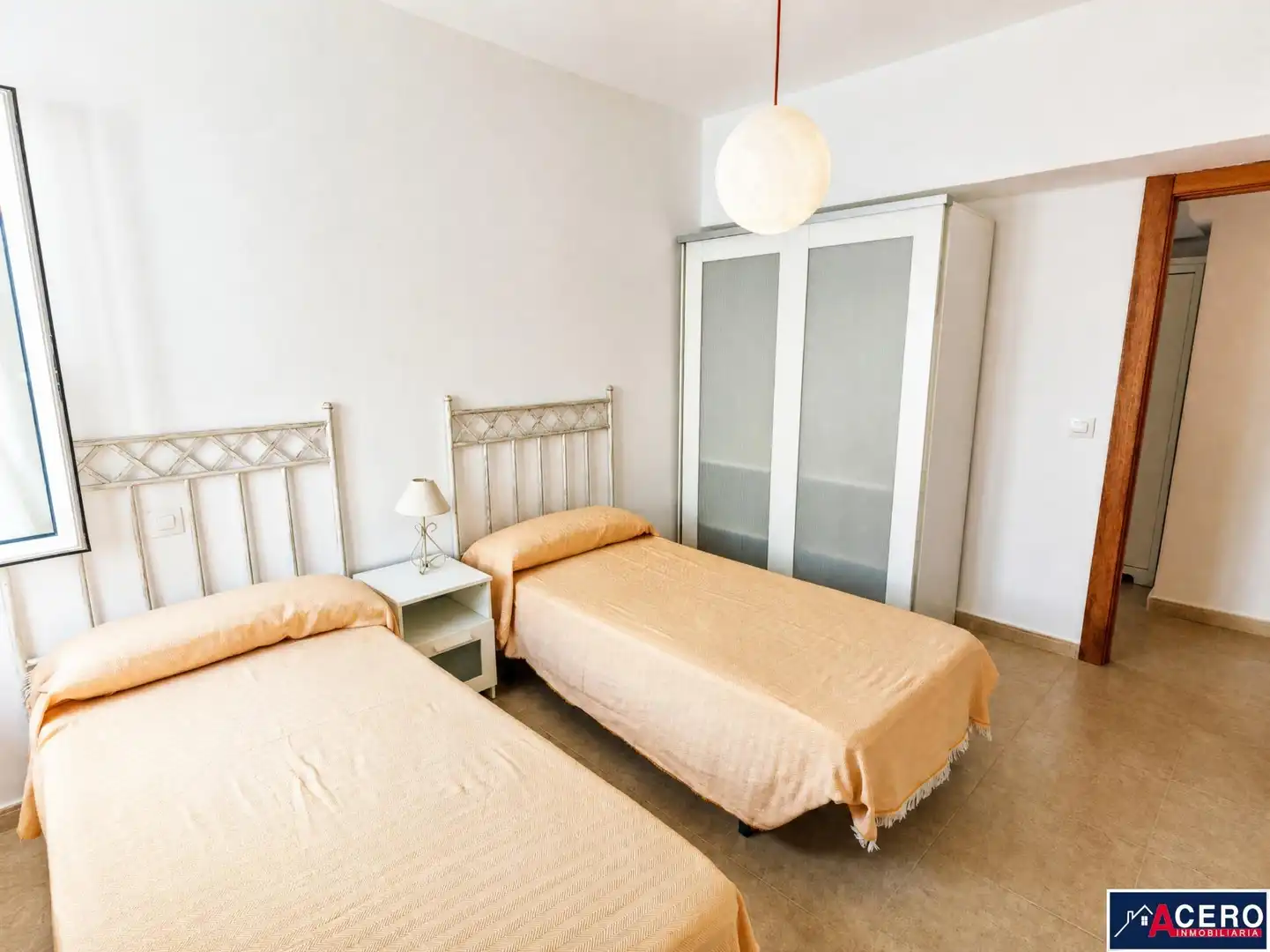 Habitación de Ático de alquiler en Santander con Terraza y Amueblado