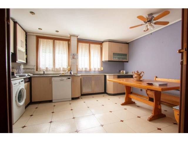 Piso en Venta en Francisco de Vitoria, 25 en Paseo Constitución - Las Damas