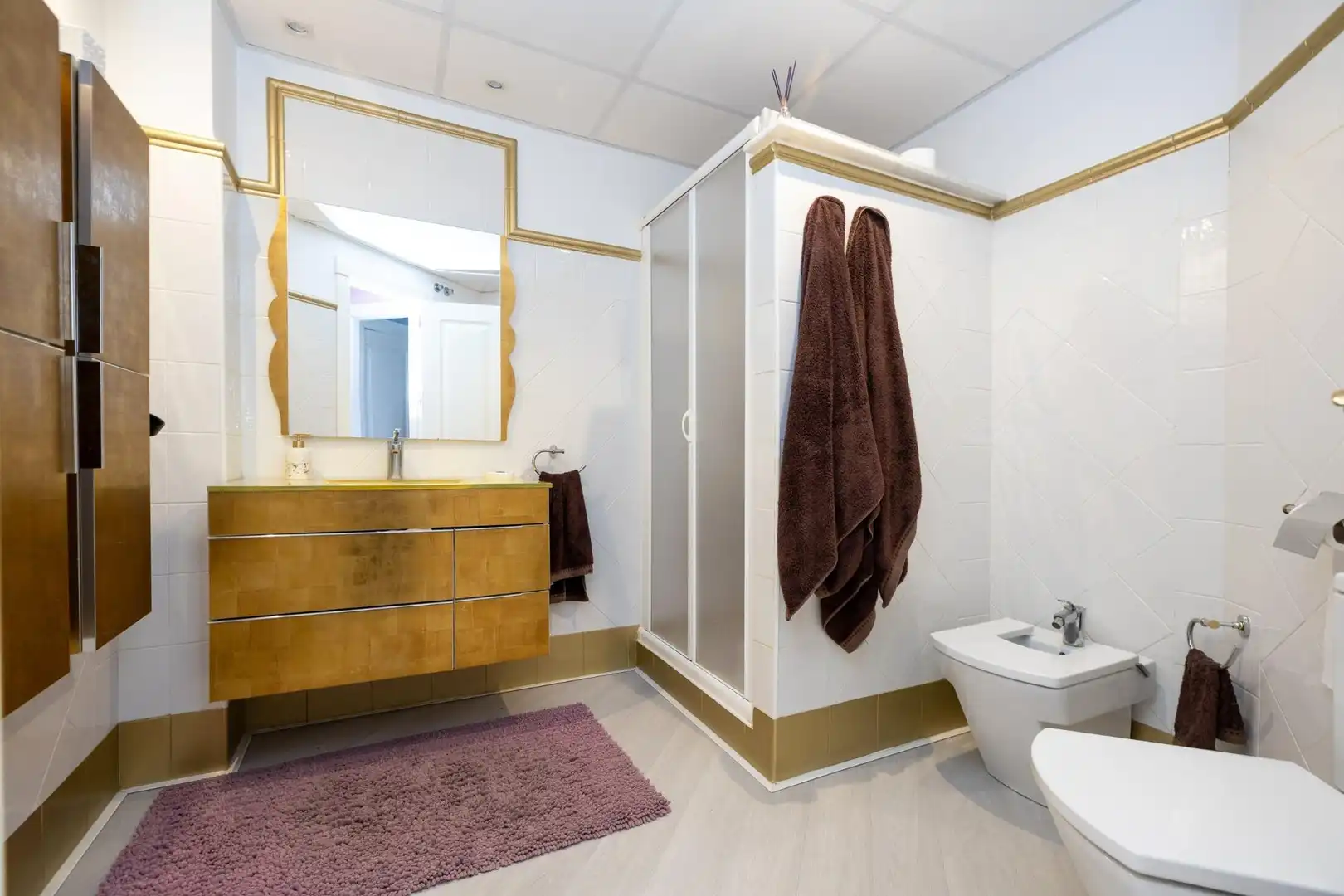 Badezimmer von Dachboden zum Verkauf in Motril mit Klimaanlage, Terrasse und Abstellraum