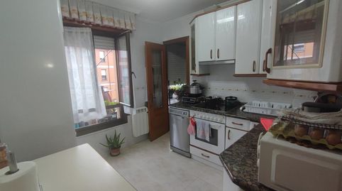 Foto 2 de Piso en venta en Axular Kalea, Kalero - Basozelai, Basauri