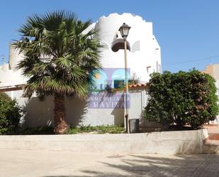 Vista exterior de Casa o xalet en venda en La Manga del Mar Menor amb Calefacció, Terrassa i Moblat