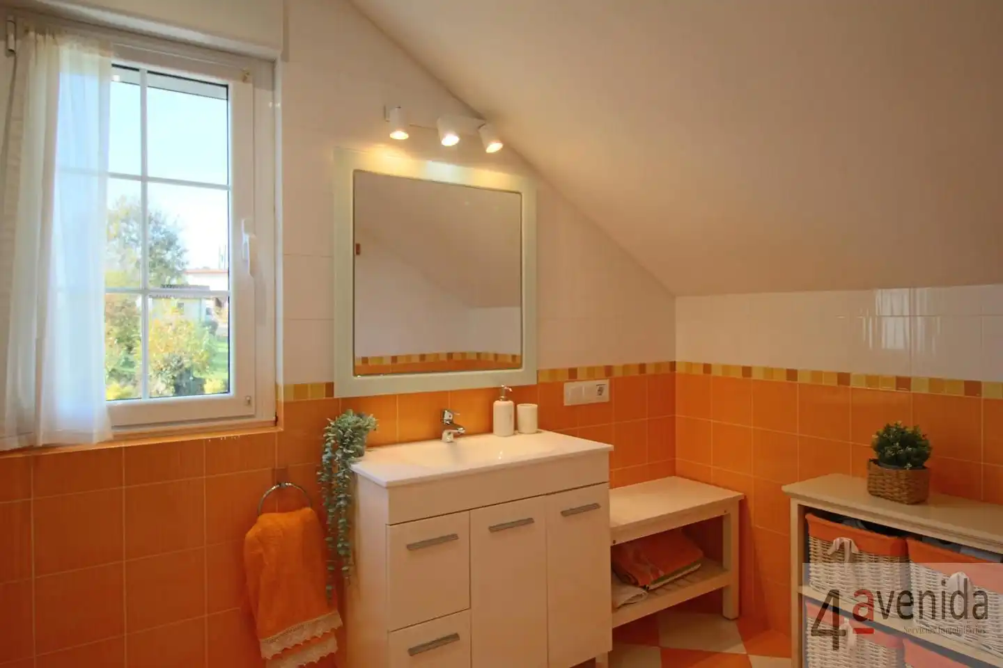 Bathroom of Houses for sale in Las Regueras    with Heating, Private garden and Swimming Pool