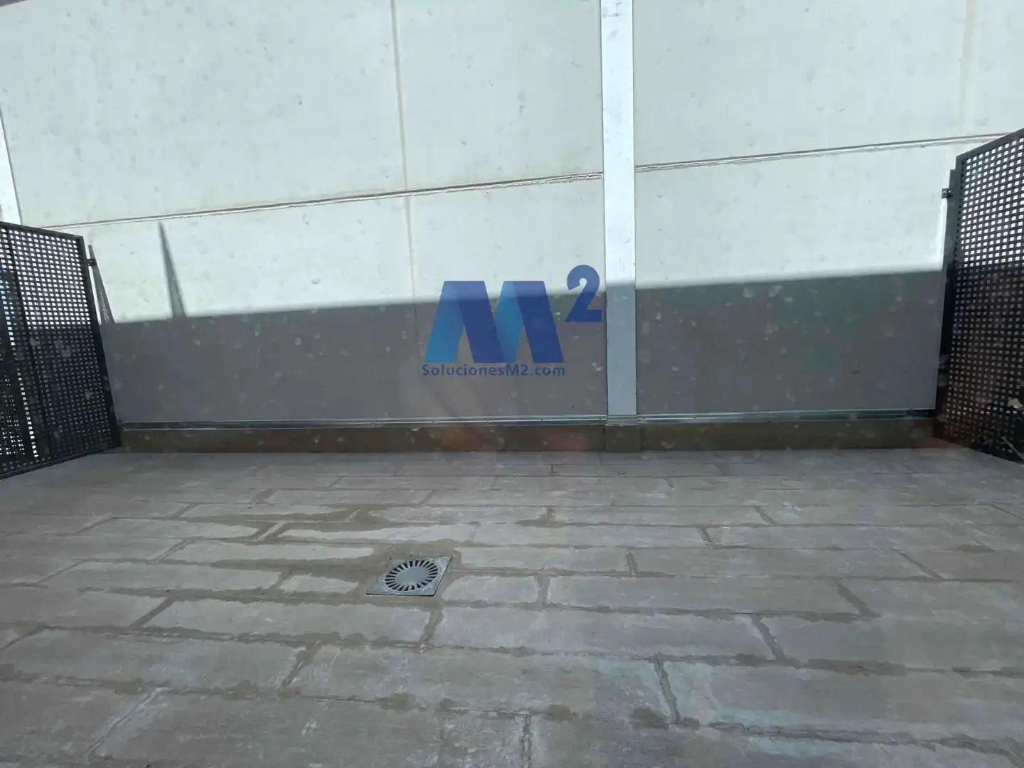 Parkplatz von Fabrikhallen zur Miete in Alcorcón