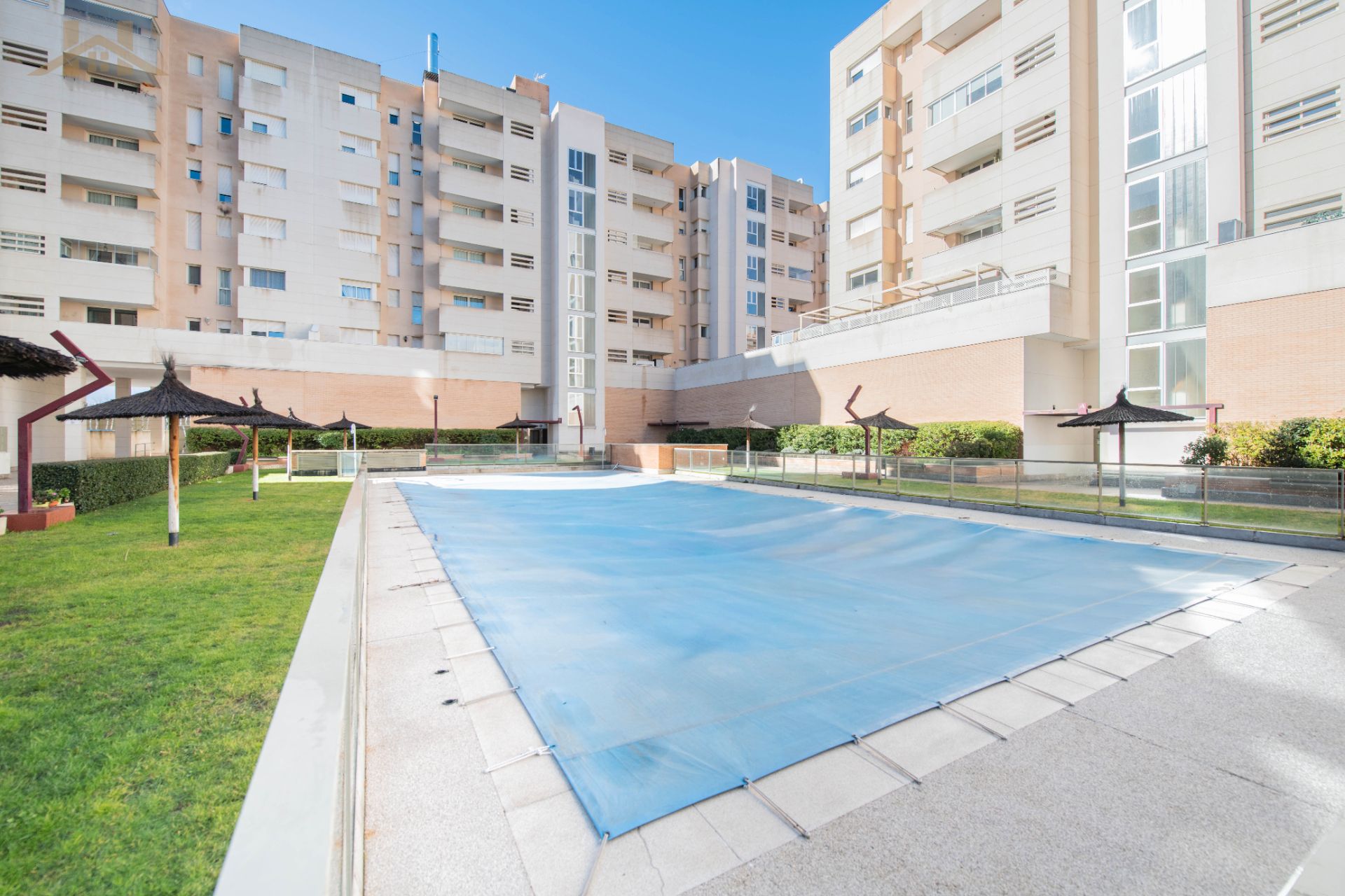 Piscina de Pis en venda en  Madrid Capital amb Aire condicionat, Calefacció i Terrassa