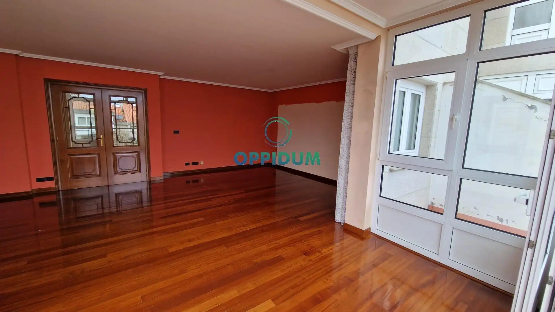 Sala d'estar de Casa adosada en venda en A Coruña Capital  amb Calefacció, Jardí privat i Terrassa