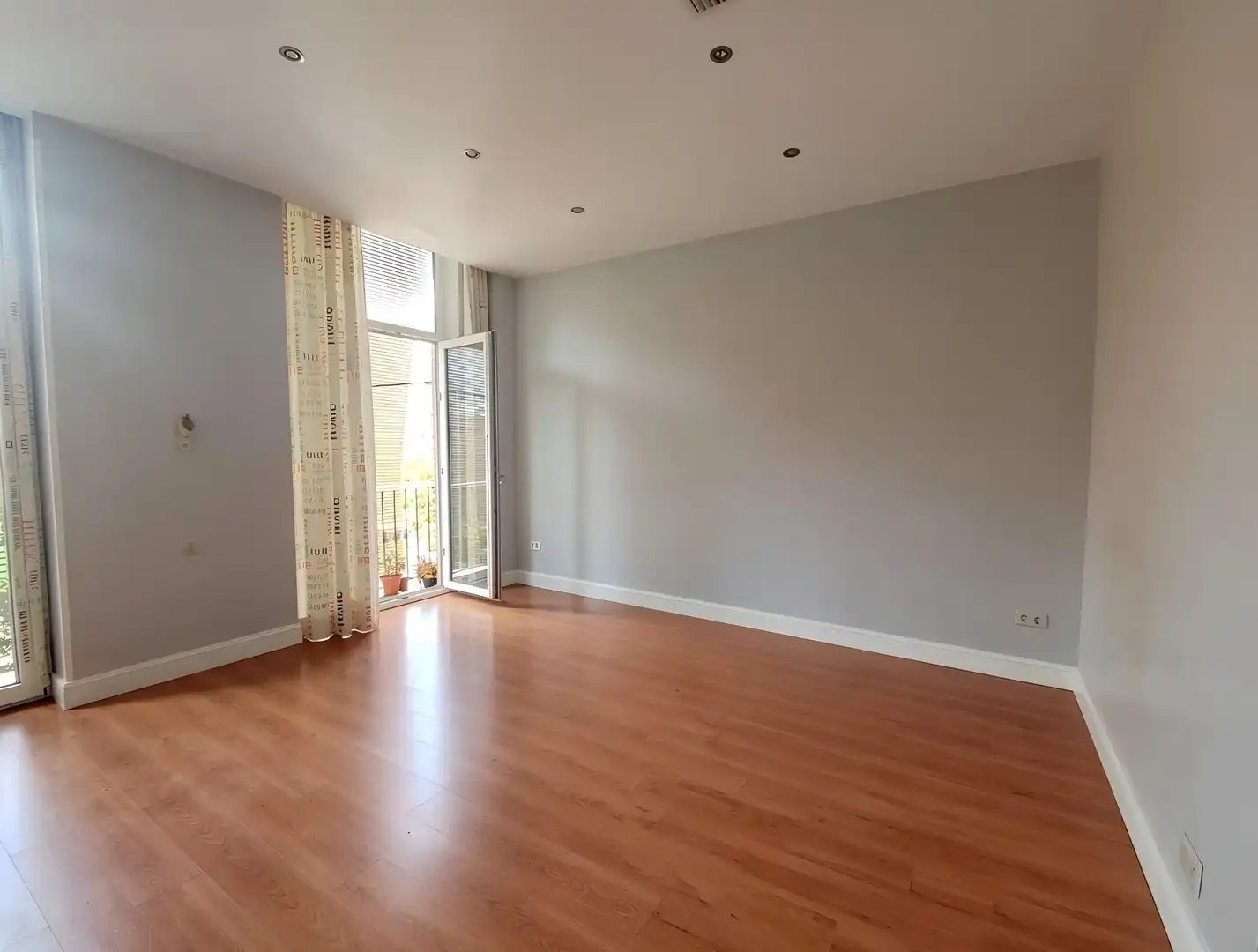 Sala de estar de Piso en venta en Cádiz con Aire acondicionado, Trastero y Amueblado