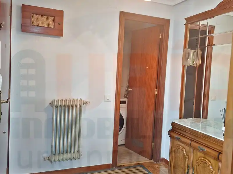 Piso de alquiler en Oviedo  con Calefacción, Amueblado y Lavadora