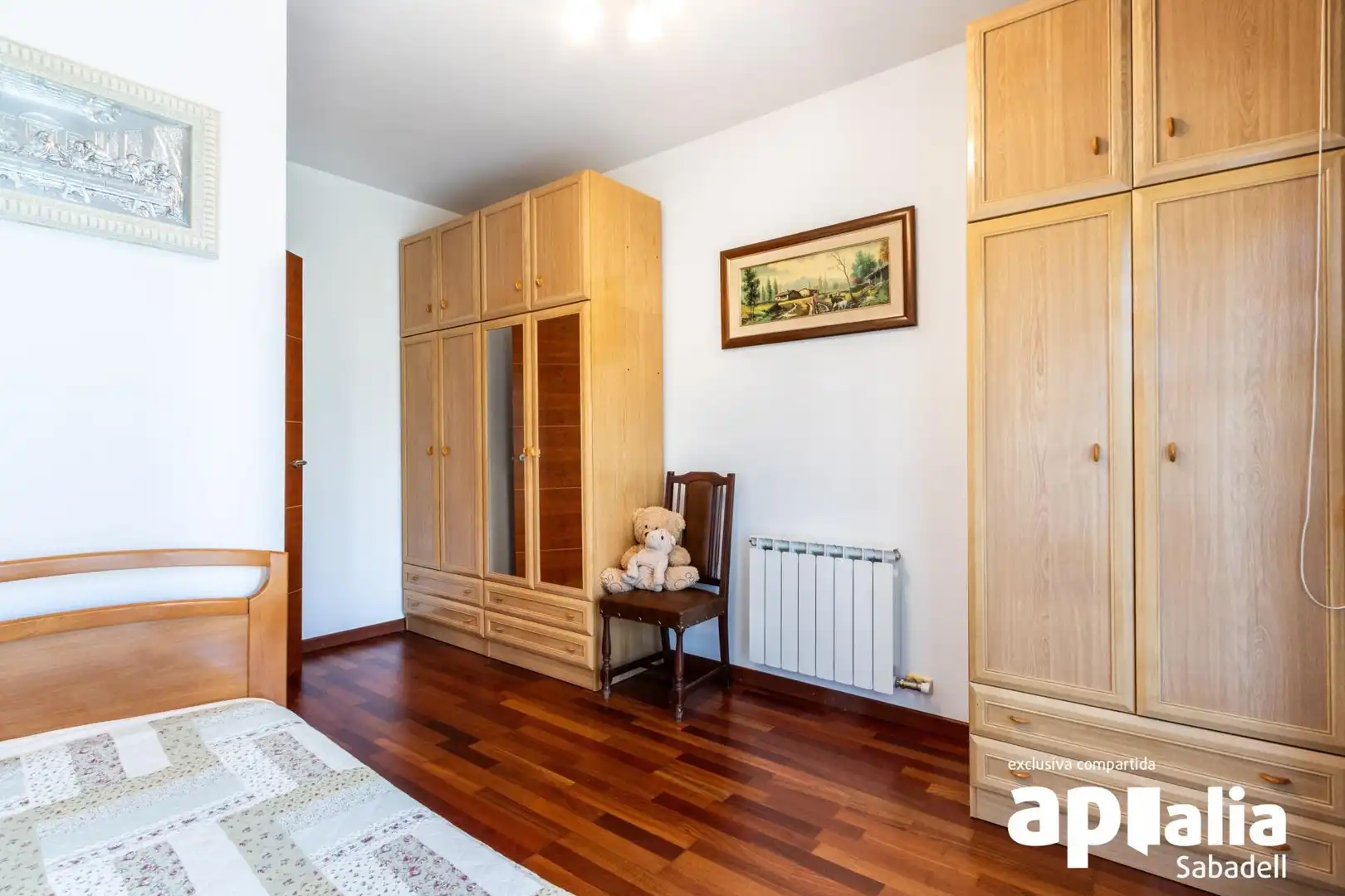 Dormitori de Casa o xalet en venda en Castellar del Vallès amb Aire condicionat, Calefacció i Jardí privat