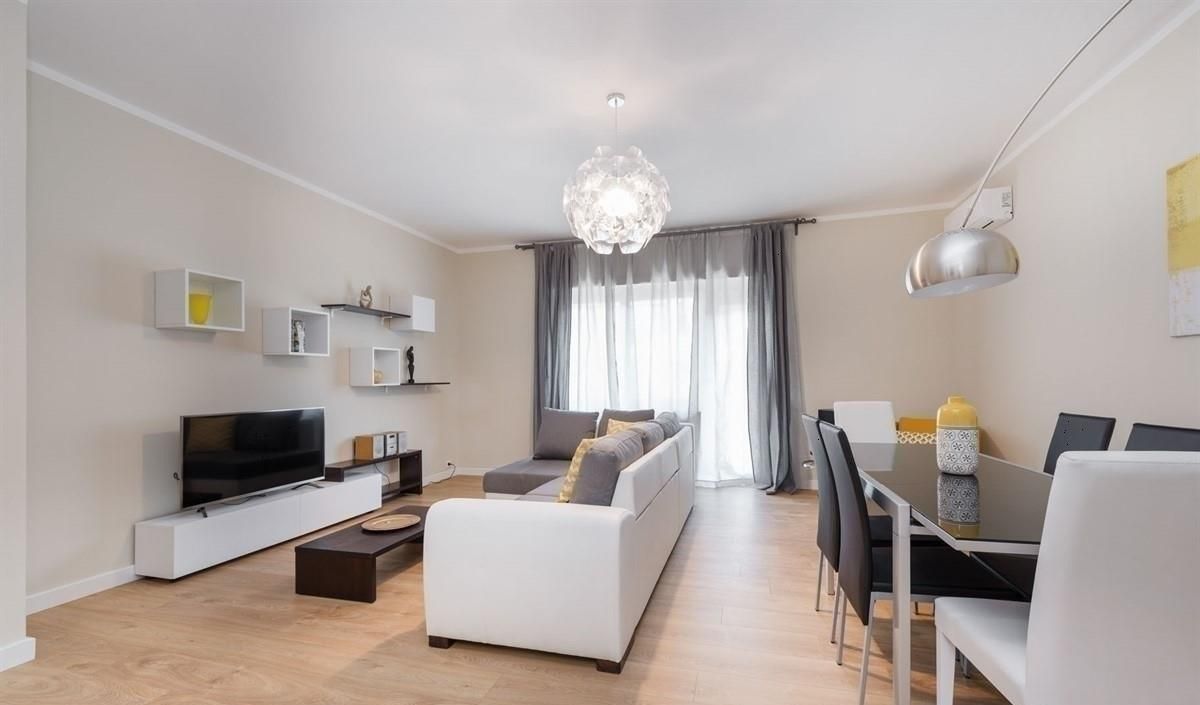 Sala de estar de Piso de alquiler en  Zaragoza Capital con Aire acondicionado, Calefacción y Trastero