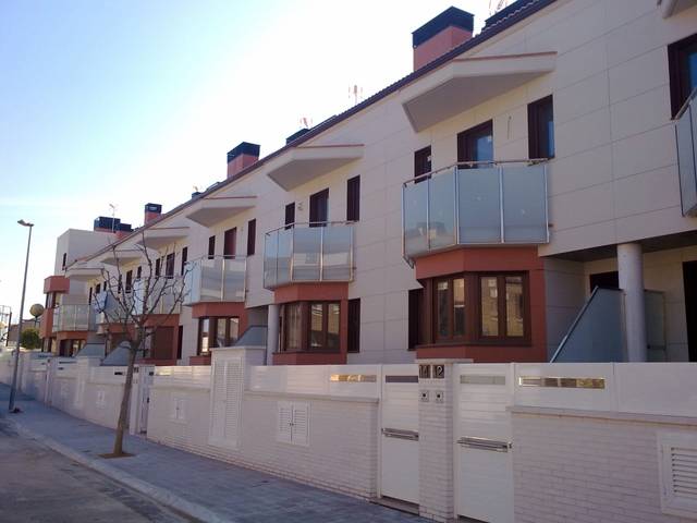 Casa-adosada en Venta en Carrer Alzinar, 22 en Torrefarrera