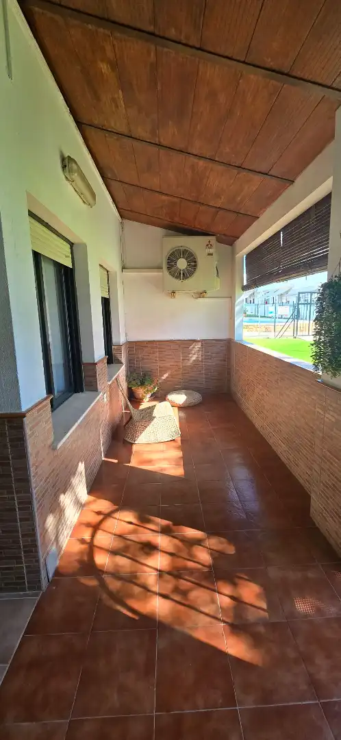 Adossat amb piscina en venda a Calle Longueron 48, imagen 9