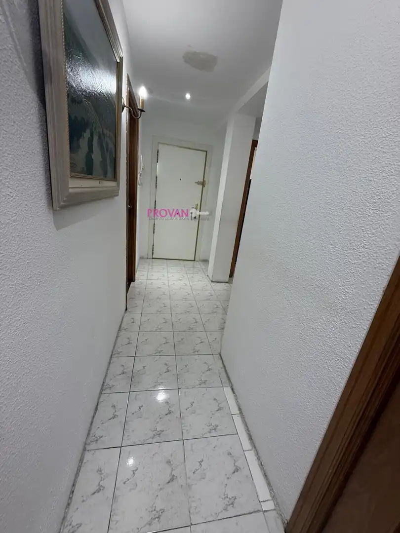Wohnung zum Verkauf in Madrid mit Klimaanlage, Terrasse und Möbliert