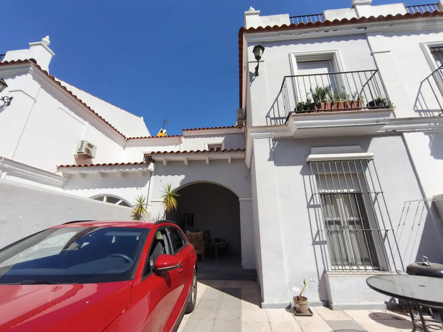 Exterior view of Houses for sale in Gines  with Air Conditioner, Private garden and Terrace