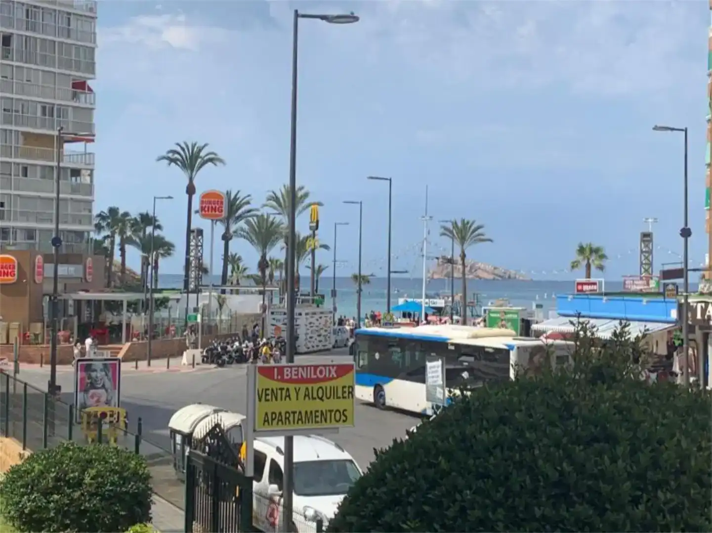 Außenansicht von Wohnungen zum Verkauf in Benidorm mit Klimaanlage und Balkon