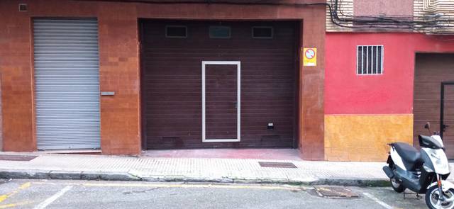 Local comercial en Venta en Calle Progreso en Ceares