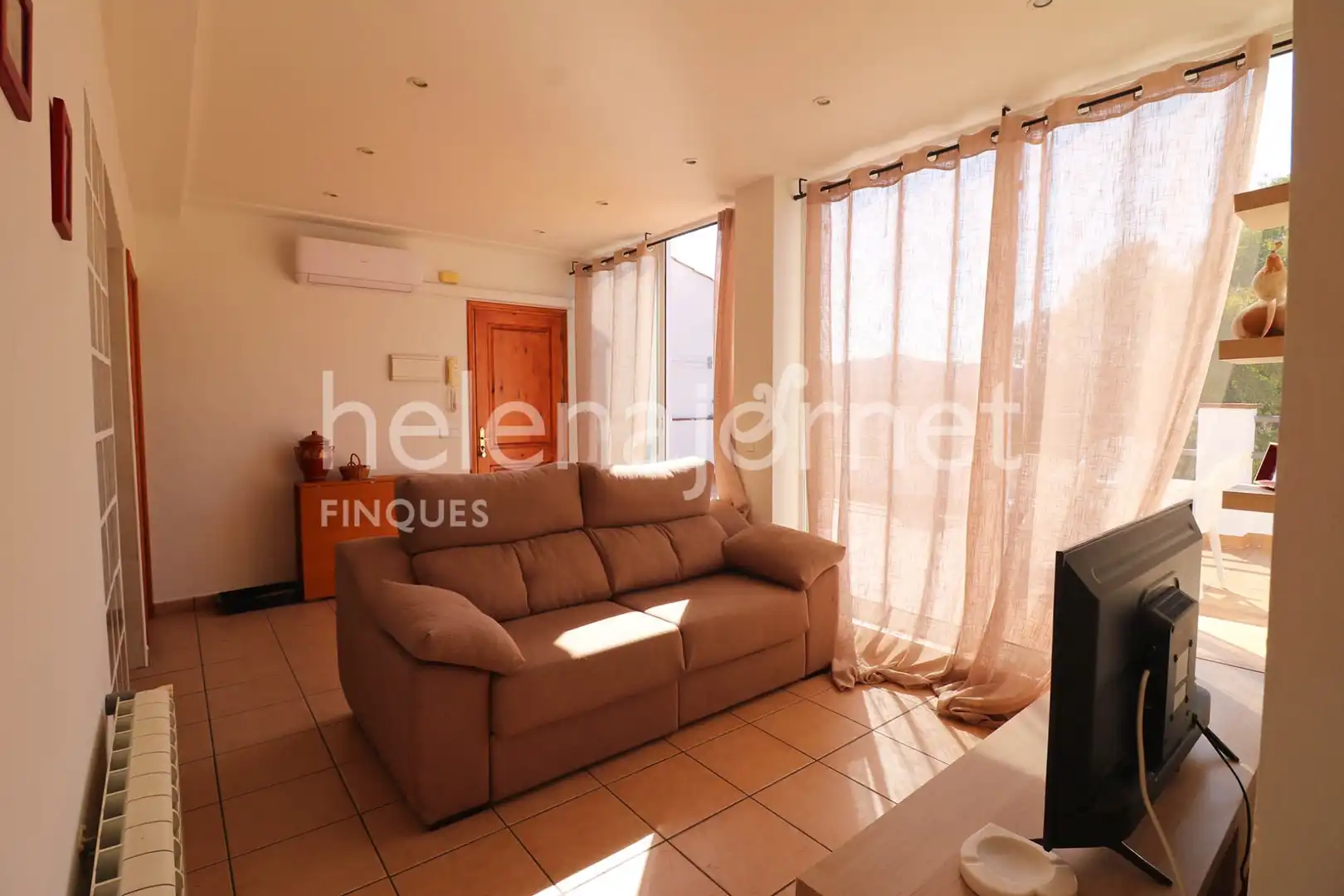 Living room of Flat for sale in Sant Feliu de Guíxols  with Air Conditioner, Heating and Terrace