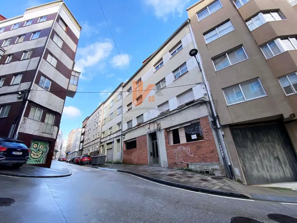 Vista exterior de Apartamento en venta en Santiago de Compostela  con Balcón