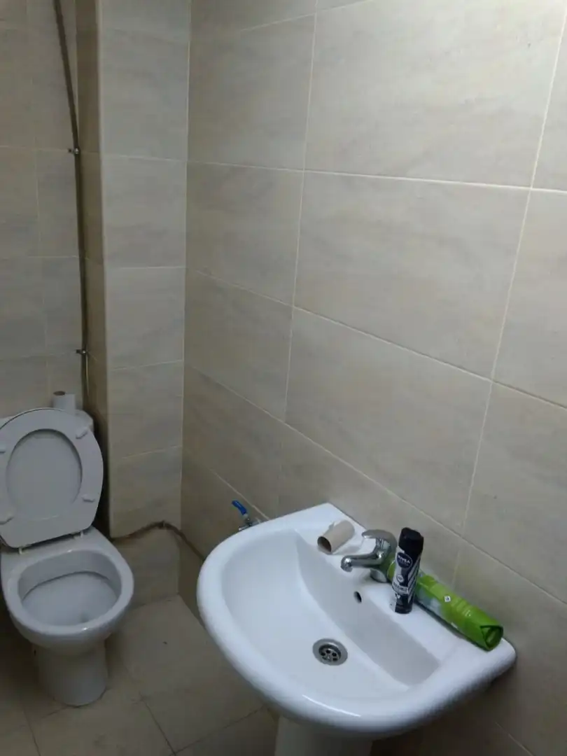 Bathroom of Commercial properties for rent in Sevilla  with Air Conditioner