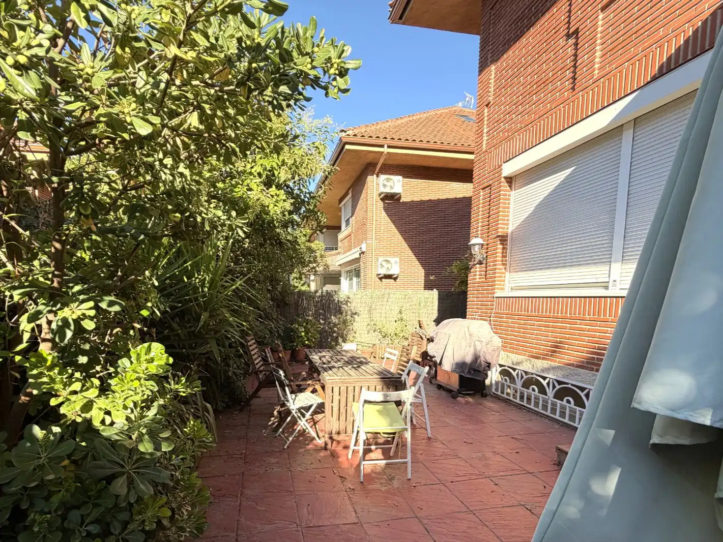 Jardí de Casa o xalet en venda en Villaviciosa de Odón amb Aire condicionat i Terrassa