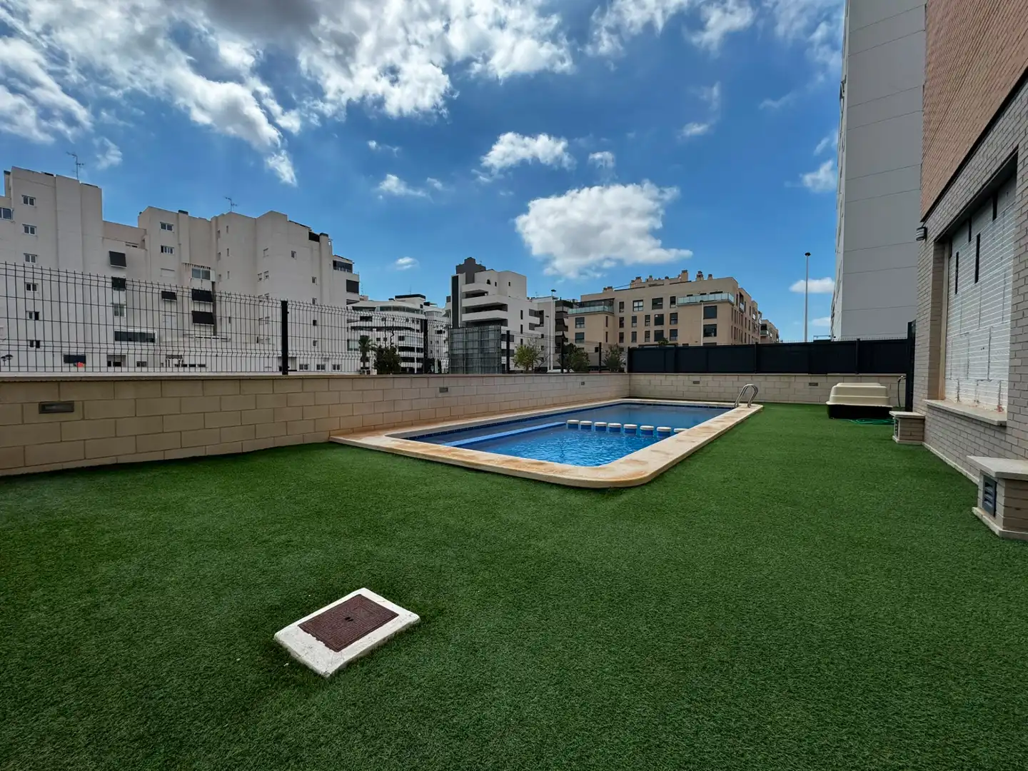 Piscina de Pis de lloguer en Elche / Elx amb Terrassa, Traster i Moblat