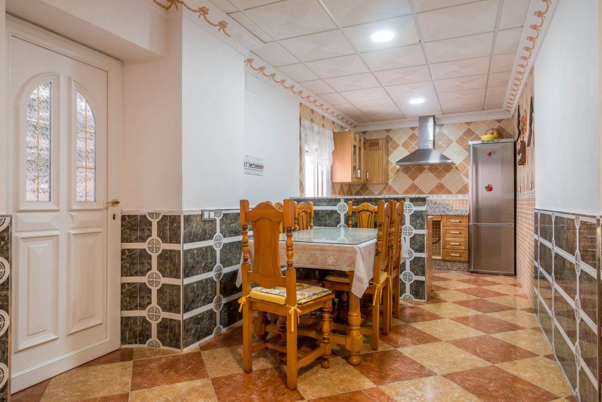 Cuina de Casa adosada en venda en Alhendín amb Terrassa i Traster
