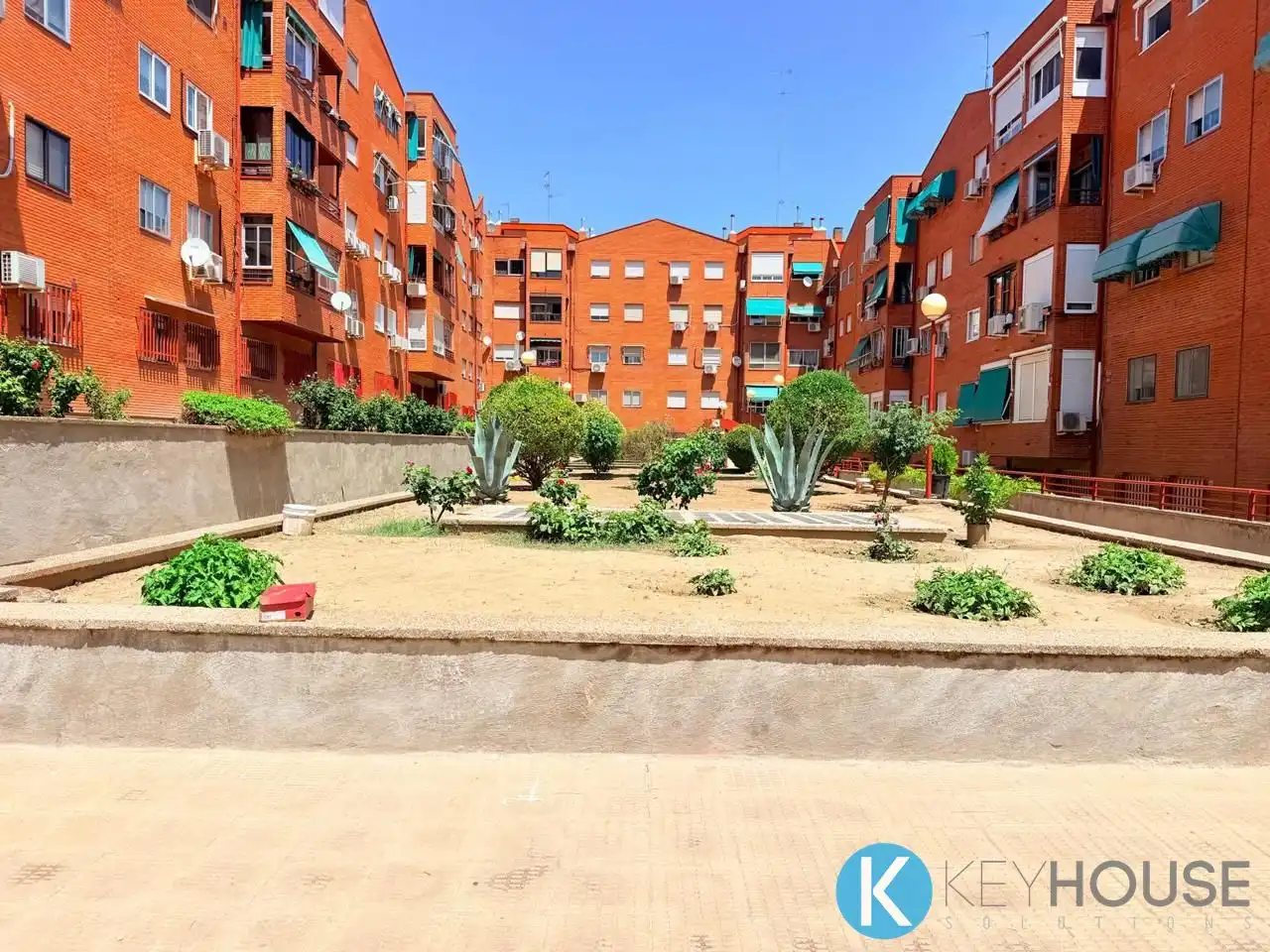 Exterior view of Flat for sale in San Fernando de Henares  with Air Conditioner, Heating and Terrace