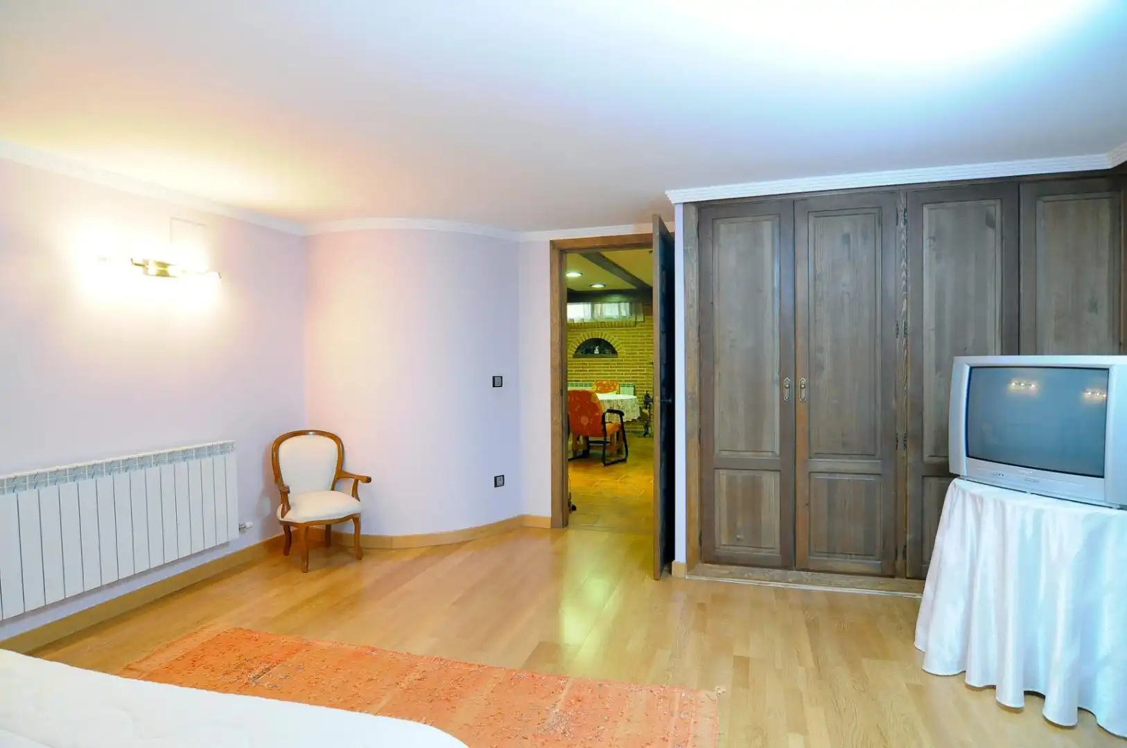 Dormitori de Casa o xalet en venda en Valdepeñas amb Terrassa, Piscina i Moblat