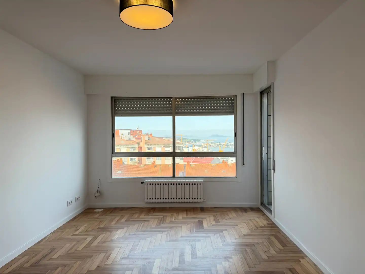 Sala de estar de Piso de alquiler en Vigo  con Calefacción, Parquet y Trastero